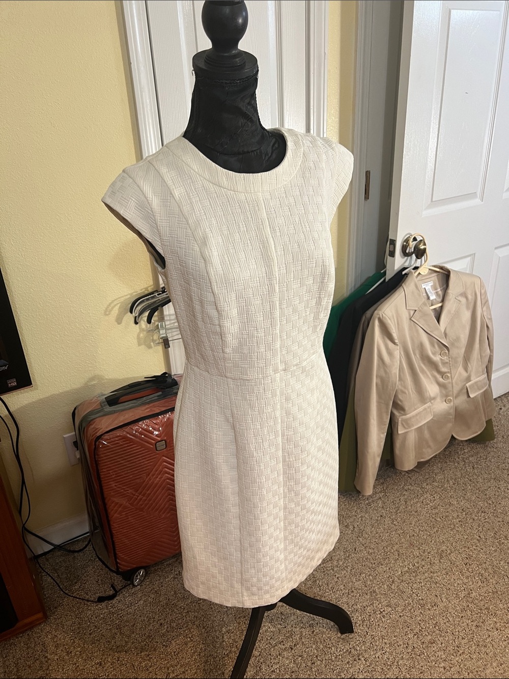 Worthington White Textured Cap-Sleeve Sheath Dress